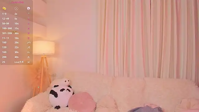 Snapshot of MilliMouse chatting on October 7, 2025, 11:17 pm MilliMouse online show from October 7, 2025, 11:17 pm