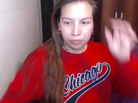 Snapshot of cloequeen15 chatting on March 7, 2026, 2:07 am cloequeen15 online show from March 7, 2026, 2:07 am