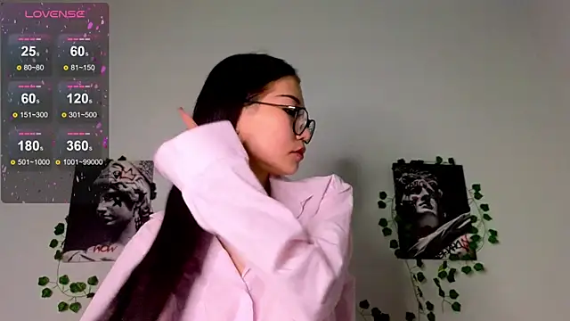 Snapshot of kuro_mimi chatting on December 15, 2025, 6:41 am kuro mimi online show from December 15, 2025, 6:41 am