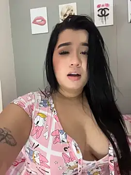 Snapshot of Aliciawhitee chatting on April 27, 2026, 3:37 am Aliciawhitee online show from April 27, 2026, 3:37 am