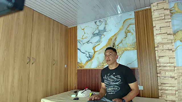 mollyandsam303av online show from March 19, 2026, 7:03 pm