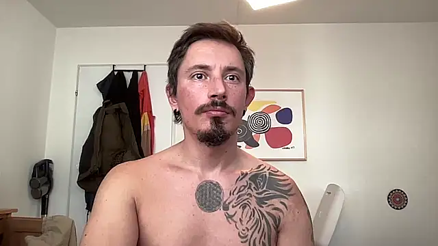 Snapshot of sunZfun chatting on November 5, 2025, 12:52 pm sunZfun online show from November 5, 2025, 12:52 pm