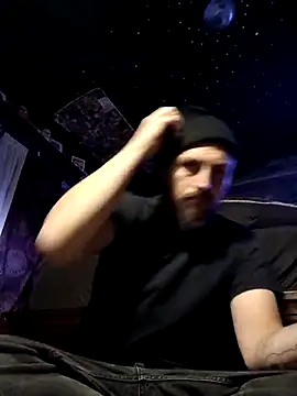 Snapshot of Macrhizz chatting on October 13, 2025, 3:35 pm Macrhizz online show from October 13, 2025, 3:35 pm