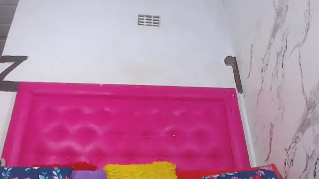 LoloQueen5 online show from June 11, 2026, 2:58 pm