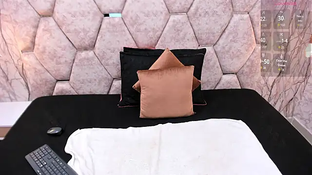 EXOTIC EBONY  online show from November 14, 2025, 7:17 pm