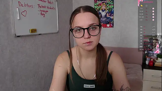 Snapshot of Violetwin chatting on October 18, 2025, 6:59 am Violetwin online show from October 18, 2025, 6:59 am