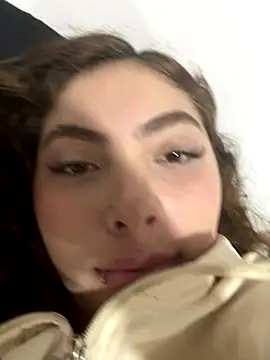 Snapshot of Samantha_2190 chatting on October 20, 2025, 3:19 am Samantha 2190 online show from October 20, 2025, 3:19 am