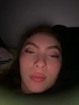 Snapshot of Samantha_2190 chatting on October 15, 2025, 4:33 am Samantha 2190 online show from October 15, 2025, 4:33 am