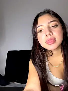 Snapshot of Samantha_2190 chatting on October 8, 2025, 4:47 am Samantha 2190 online show from October 8, 2025, 4:47 am