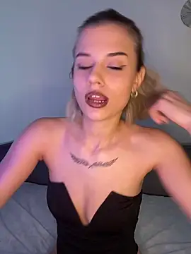 AishaKali online show from February 4, 2026, 9:48 am