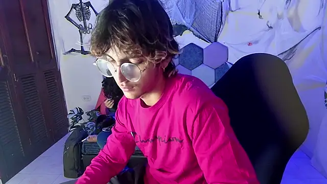 Snapshot of 2006_tgn chatting on October 27, 2025, 11:55 am 2006 tgn online show from October 27, 2025, 11:55 am