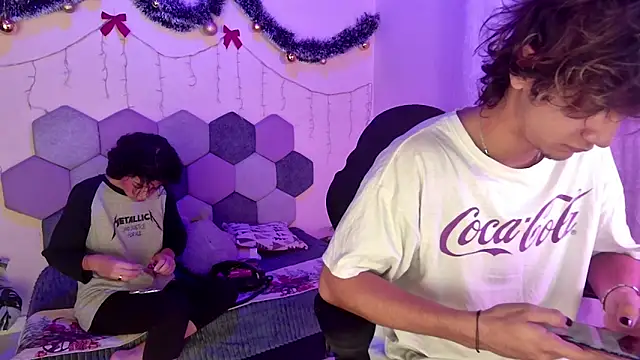 Snapshot of 2006_tgn chatting on November 28, 2025, 12:05 pm 2006 tgn online show from November 28, 2025, 12:05 pm