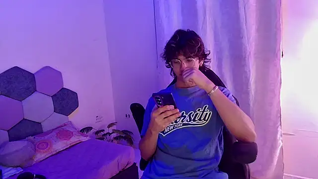 Snapshot of 2006_tgn chatting on November 15, 2025, 11:58 am 2006 tgn online show from November 15, 2025, 11:58 am