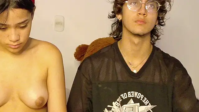 Snapshot of 2006_tgn chatting on December 4, 2025, 12:37 pm 2006 tgn online show from December 4, 2025, 12:37 pm