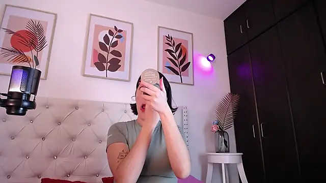 Snapshot of barbyehot chatting on November 23, 2025, 6:29 pm barbyehot online show from November 23, 2025, 6:29 pm