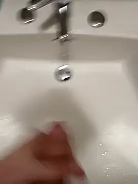 Snapshot of Empi19cm chatting on November 26, 2025, 7:14 pm Empi19cm online show from November 26, 2025, 7:14 pm