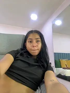 Milaa Star  online show from March 18, 2026, 5:43 am