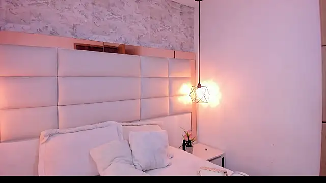 Snapshot of Salome_Smitth_1 chatting on March 14, 2026, 8:04 pm Salome Smitth 1 online show from March 14, 2026, 8:04 pm
