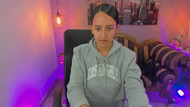 Snapshot of Salome_Smitth_1 chatting on March 19, 2026, 7:03 pm Salome Smitth 1 online show from March 19, 2026, 7:03 pm