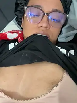 Snapshot of angels_evil chatting on December 1, 2025, 12:50 pm angels evil online show from December 1, 2025, 12:50 pm