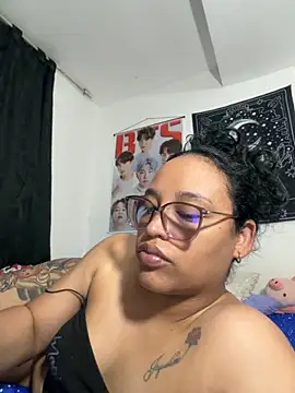 Snapshot of angels_evil chatting on December 13, 2025, 10:16 pm angels evil online show from December 13, 2025, 10:16 pm