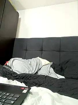 Snapshot of angels_evil chatting on December 1, 2025, 12:33 am angels evil online show from December 1, 2025, 12:33 am