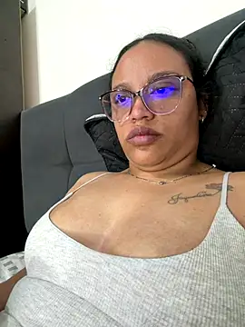 Snapshot of angels_evil chatting on November 29, 2025, 1:00 pm angels evil online show from November 29, 2025, 1:00 pm