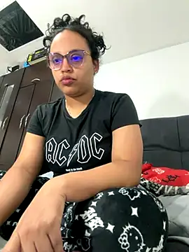 Snapshot of angels_evil chatting on November 26, 2025, 3:06 am angels evil online show from November 26, 2025, 3:06 am