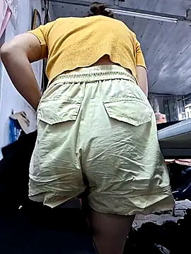 Snapshot of irina_hana chatting on October 31, 2025, 6:43 am irina hana online show from October 31, 2025, 6:43 am