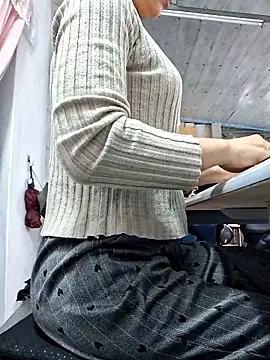 Snapshot of irina_hana chatting on November 7, 2025, 1:21 am irina hana online show from November 7, 2025, 1:21 am