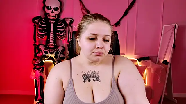 Snapshot of SladaDell chatting on October 18, 2025, 5:09 am SladaDell online show from October 18, 2025, 5:09 am