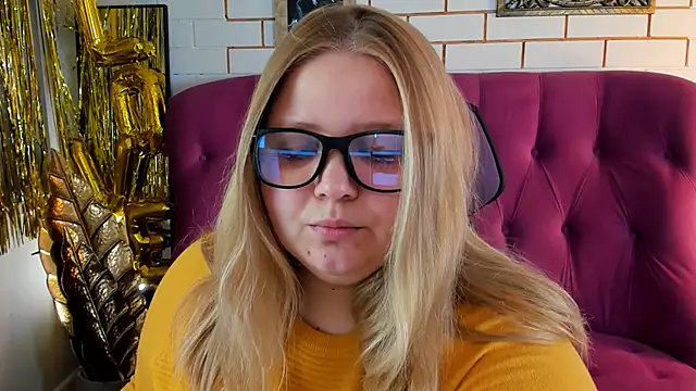 Snapshot of SladaDell chatting on March 5, 2026, 9:17 am SladaDell online show from March 5, 2026, 9:17 am