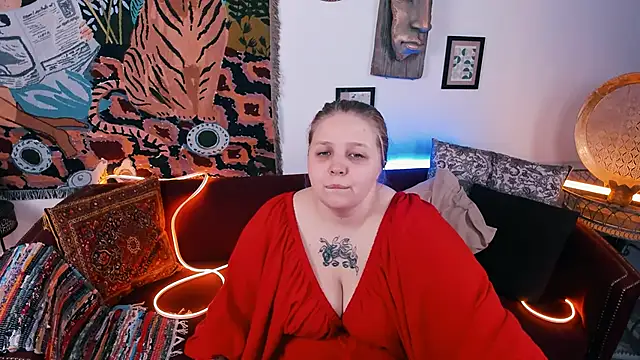 Snapshot of SladaDell chatting on September 15, 2025, 5:08 am SladaDell online show from September 15, 2025, 5:08 am