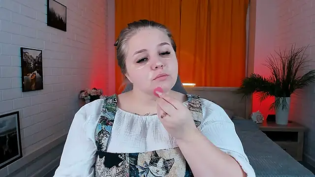 Snapshot of SladaDell chatting on October 3, 2025, 5:09 am SladaDell online show from October 3, 2025, 5:09 am