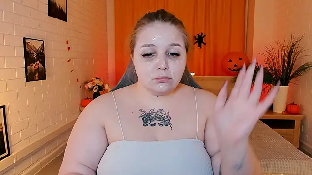 Snapshot of SladaDell chatting on October 15, 2025, 9:28 am SladaDell online show from October 15, 2025, 9:28 am