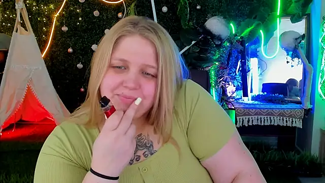 Snapshot of SladaDell chatting on March 11, 2026, 1:27 pm SladaDell online show from March 11, 2026, 1:27 pm