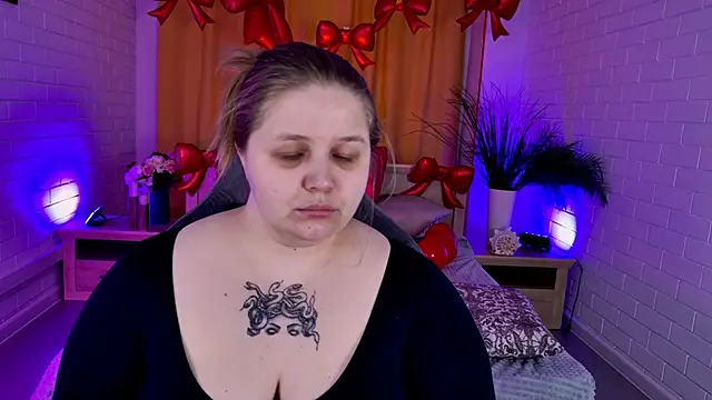 Snapshot of SladaDell chatting on February 15, 2026, 9:19 am SladaDell online show from February 15, 2026, 9:19 am