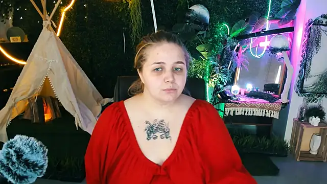 Snapshot of SladaDell chatting on September 25, 2025, 5:02 am SladaDell online show from September 25, 2025, 5:02 am