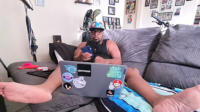 Snapshot of Str8ishVegasGuy chatting on September 28, 2025, 12:06 am Str8ishVegasGuy online show from September 28, 2025, 12:06 am