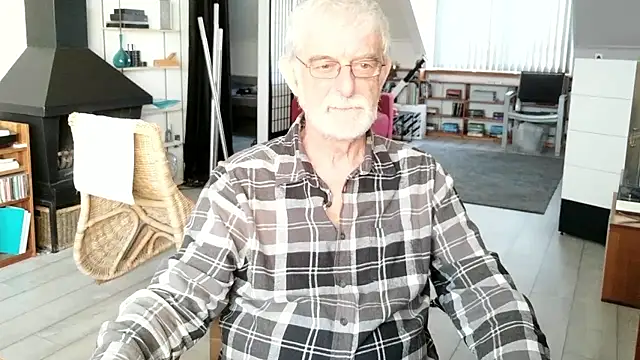 Snapshot of ewaldwillems99 chatting on February 19, 2026, 3:09 pm ewaldwillems99 online show from February 19, 2026, 3:09 pm