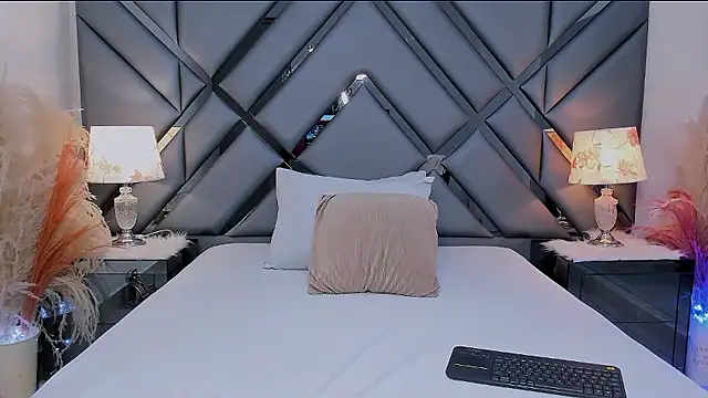 Snapshot of Alisson_Milf chatting on January 9, 2026, 12:50 am Alisson Milf online show from January 9, 2026, 12:50 am