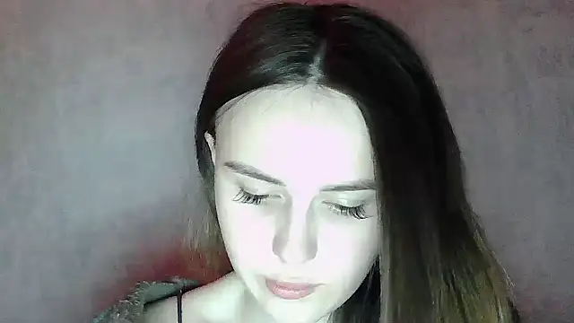 Snapshot of SweetLoraa chatting on April 9, 2026, 10:27 pm SweetLoraa online show from April 9, 2026, 10:27 pm
