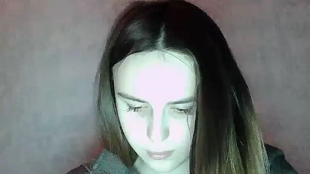 Snapshot of SweetLoraa chatting on April 13, 2026, 7:40 pm SweetLoraa online show from April 13, 2026, 7:40 pm