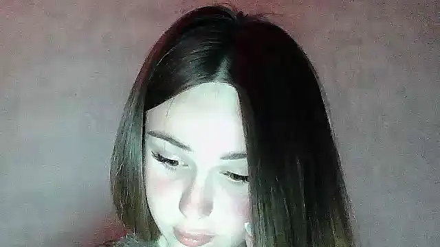 Snapshot of SweetLoraa chatting on April 25, 2026, 7:44 pm SweetLoraa online show from April 25, 2026, 7:44 pm