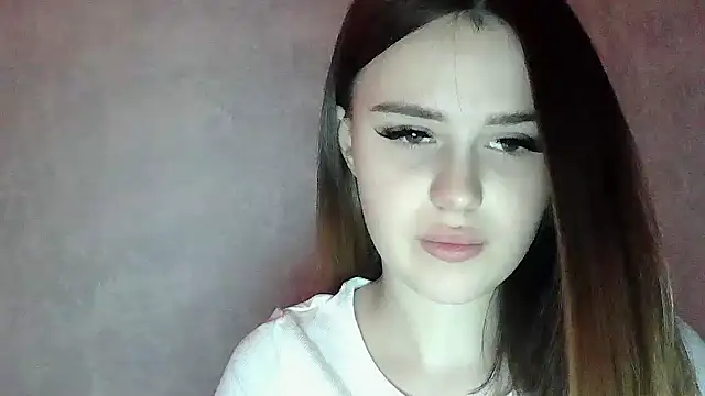 SweetLoraa online show from March 21, 2026, 4:33 pm