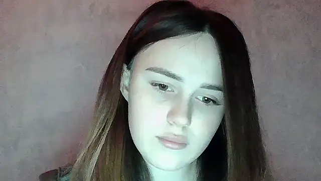 Snapshot of SweetLoraa chatting on April 12, 2026, 7:17 pm SweetLoraa online show from April 12, 2026, 7:17 pm