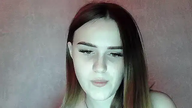 SweetLoraa online show from December 5, 2025, 3:43 pm