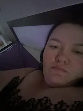 Snapshot of SunnyLeila2101 chatting on November 25, 2025, 5:19 am SunnyLeila2101 online show from November 25, 2025, 5:19 am