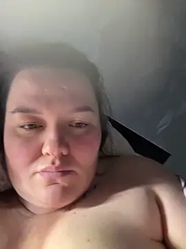 Snapshot of SunnyLeila2101 chatting on March 10, 2026, 7:07 pm SunnyLeila2101 online show from March 10, 2026, 7:07 pm