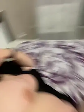 Snapshot of SunnyLeila2101 chatting on November 16, 2025, 7:40 pm SunnyLeila2101 online show from November 16, 2025, 7:40 pm